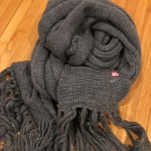 $75 NWOT Ultra Long Super Dry Fashion Scarf Gray